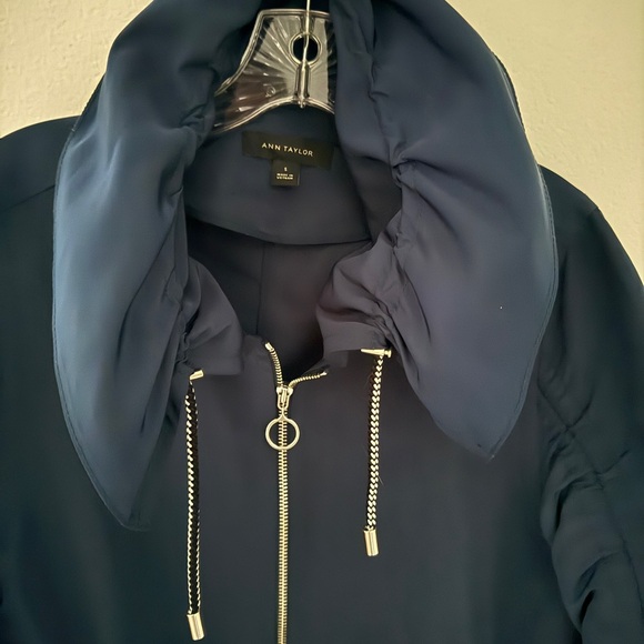 Ann Taylor wind breaker - Picture 3 of 7
